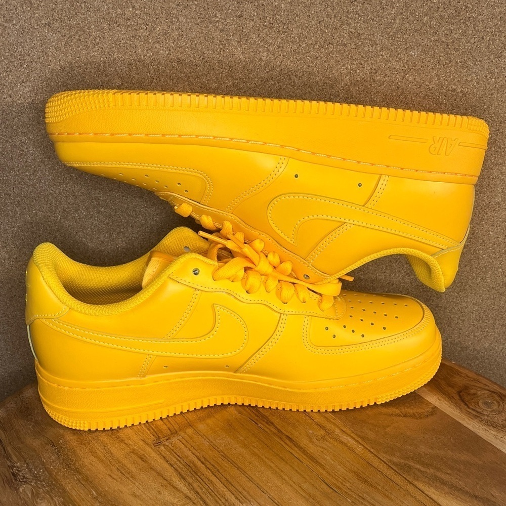 Air force 1
'Laser orange'
Brand new 
NWOT - Picture 9 of 13